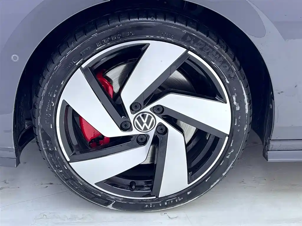 Volkswagen Golf GTI 2025 — фото 11