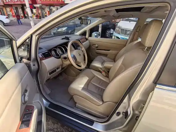 Nissan Tiida 2009