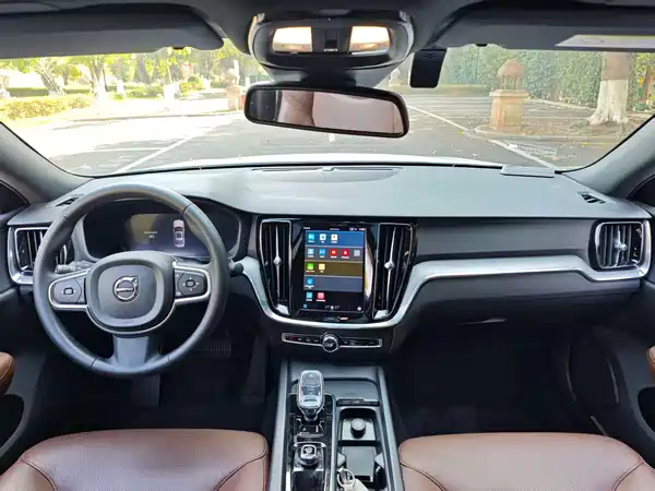 Volvo S60 2024