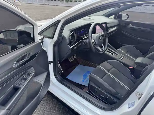 Volkswagen Golf 2022