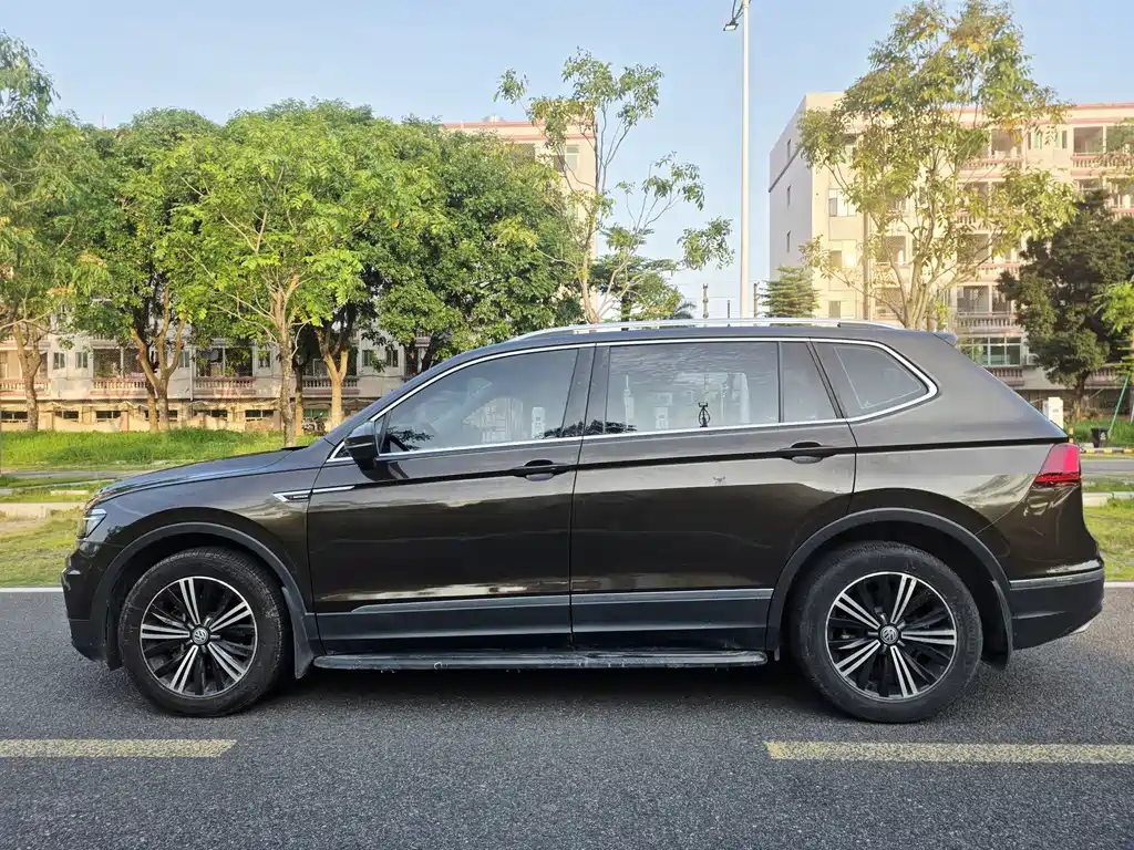 Volkswagen Tiguan L 2018 — фото 14