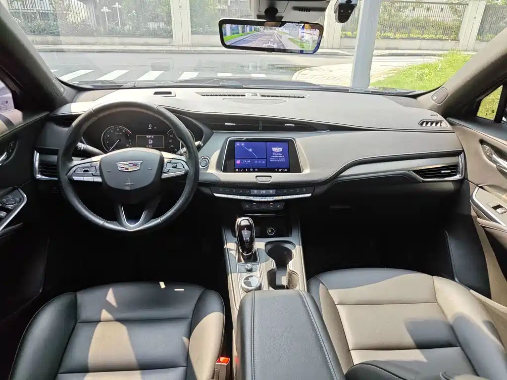 Cadillac XT4 2023 — фото 18