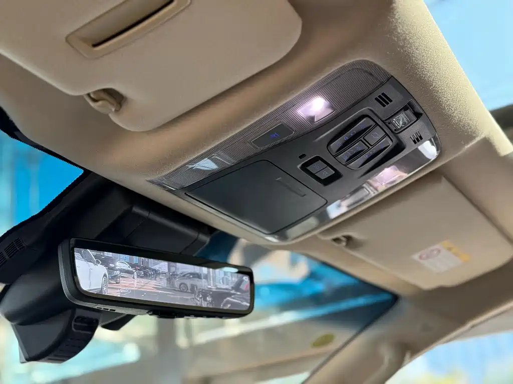 Toyota Alphard 2021 — фото 10