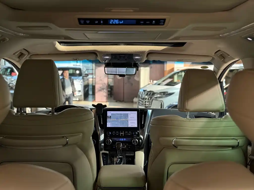 Toyota Alphard 2021 — фото 24