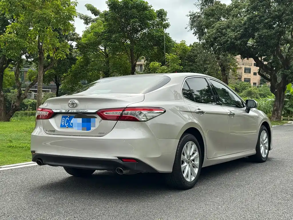 Toyota Camry 2020 — фото 9