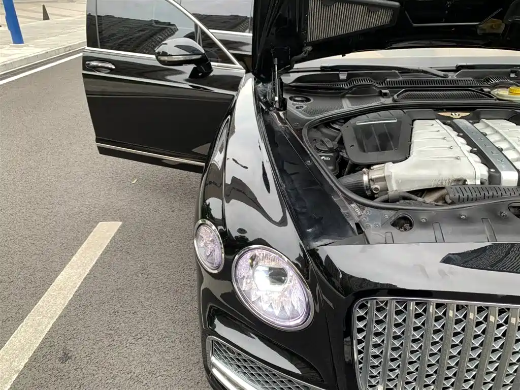 Bentley Flying Spur 2012 — фото 19