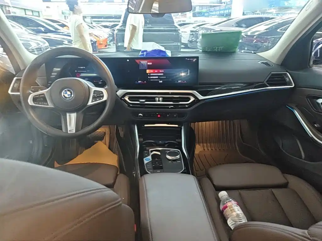 BMW i3 2023 — фото 10
