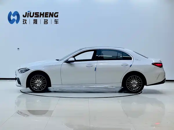 Mercedes-Benz C-Class 2025
