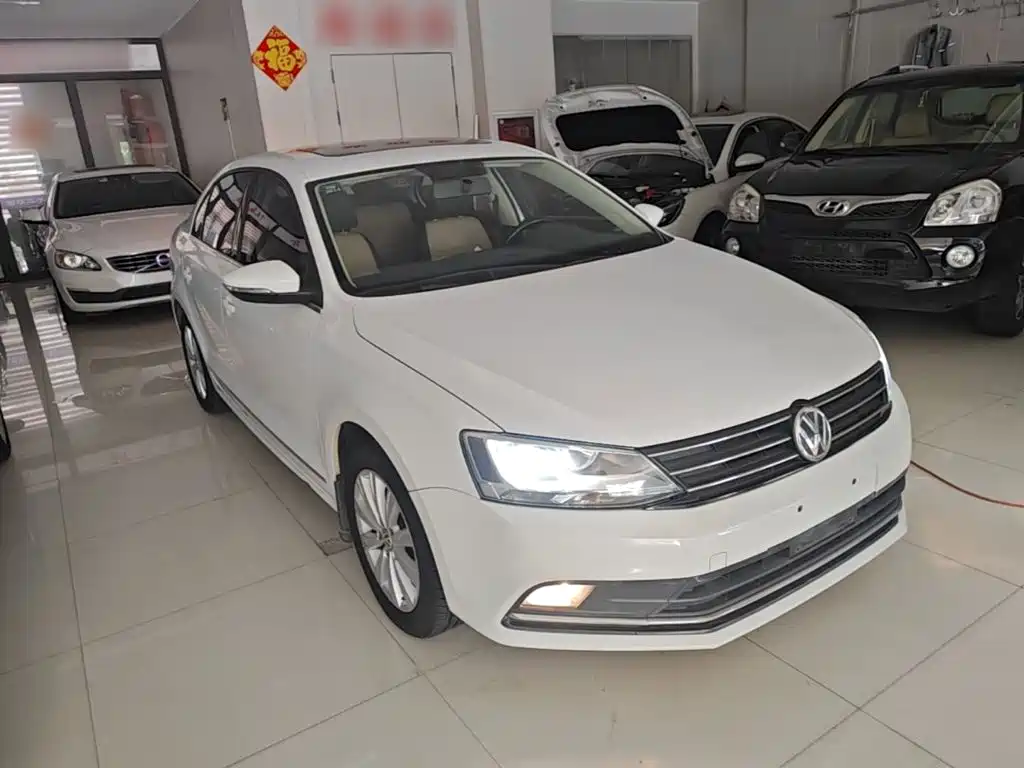 Volkswagen Sagitar 2016