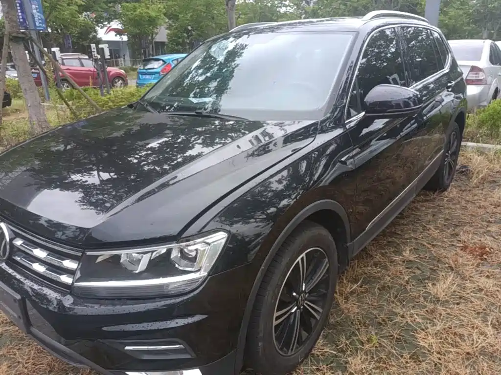 Volkswagen Tiguan L 2021 — фото 1