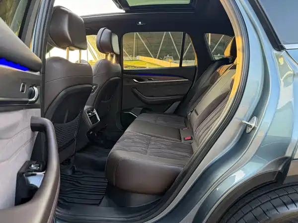Geely Xingyue L 2025