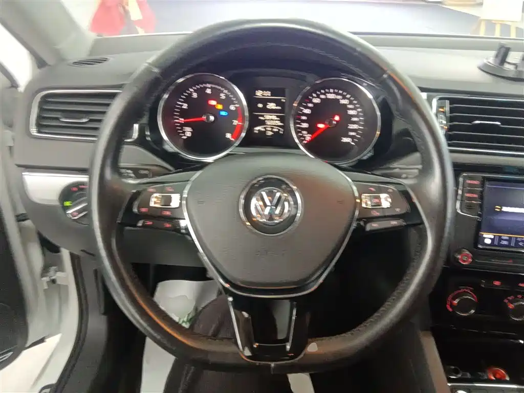 Volkswagen Sagitar 2018 — фото 11