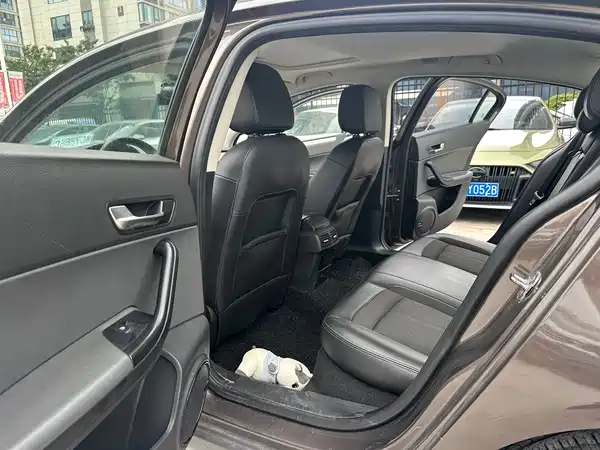 Qoros 3 2016