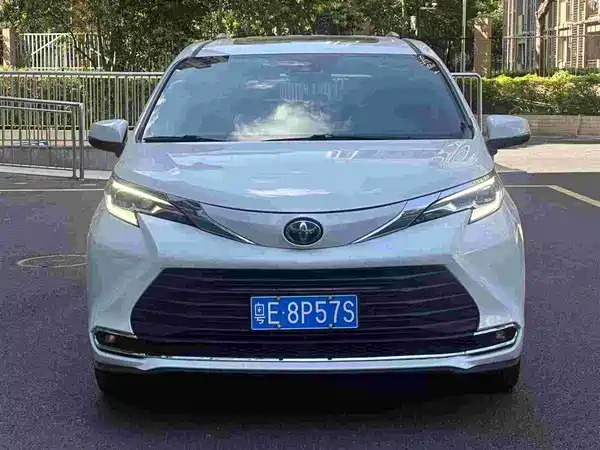 Toyota Sienna 2022