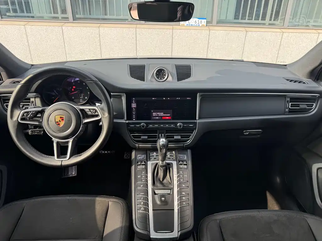 Porsche Macan 2021 — фото 17