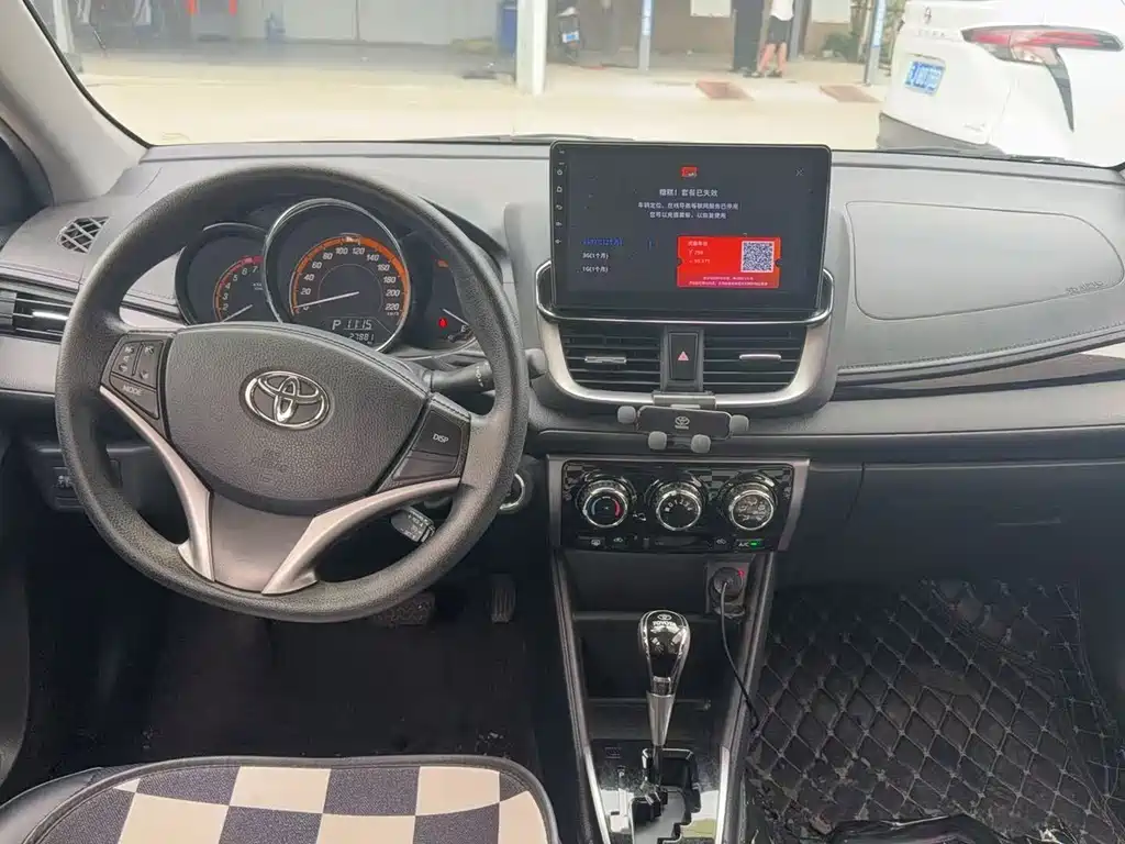 Toyota Yaris L 2022 — фото 4