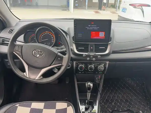 Toyota Yaris L 2022