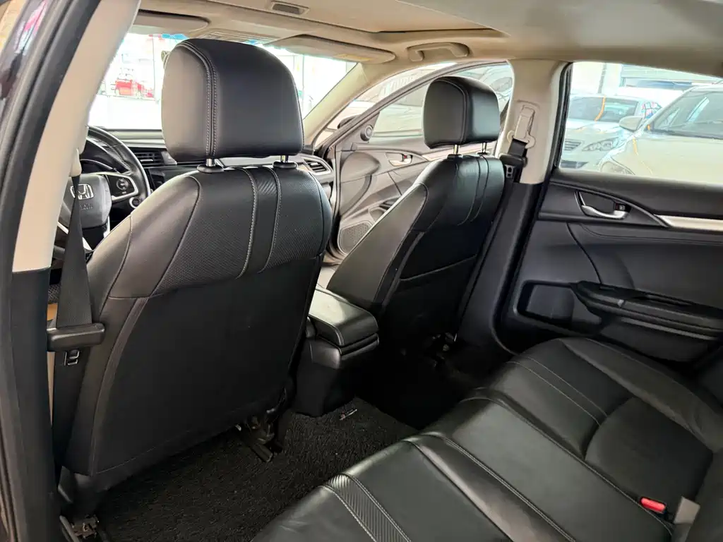 Honda Civic 2017 — фото 17