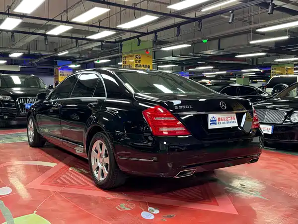 Mercedes-Benz S-Class 2012