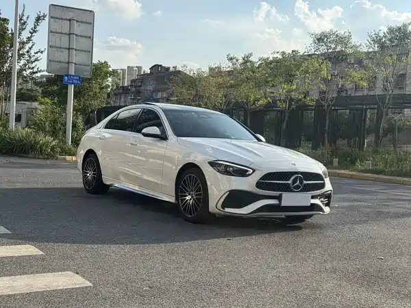 Mercedes-Benz C-Class 2024