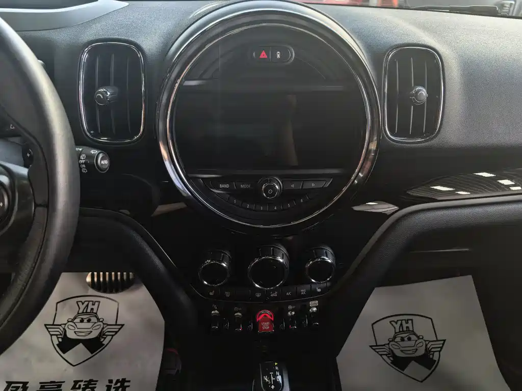 MINI JCW COUNTRYMAN 2019 — фото 15