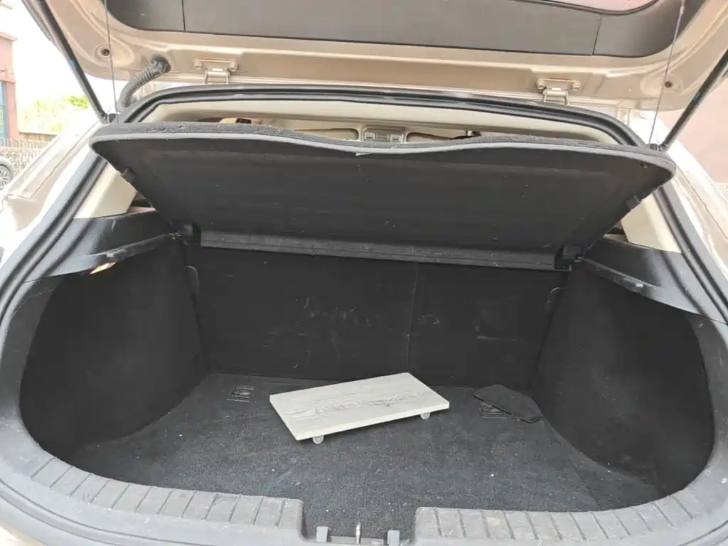 Geely Emgrand GS 2018 — фото 19