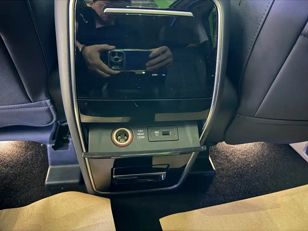 GAC Trumpchi M8 2021 — фото 12