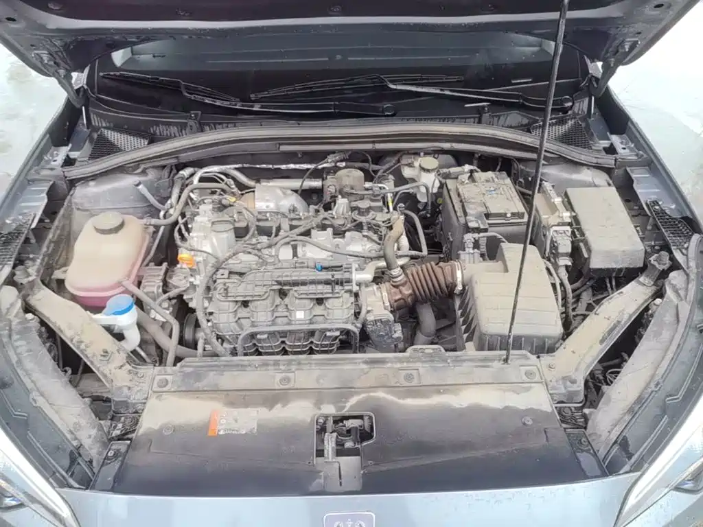 Roewe i5 2025 — фото 20