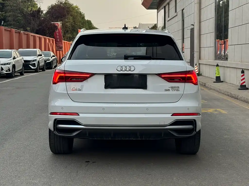Audi Q3 2023 — фото 5