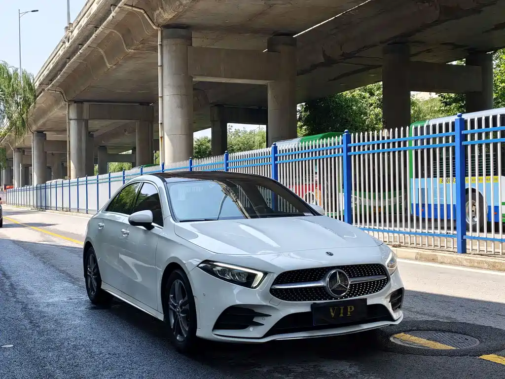 Mercedes-Benz A-Class 2020 — фото 3
