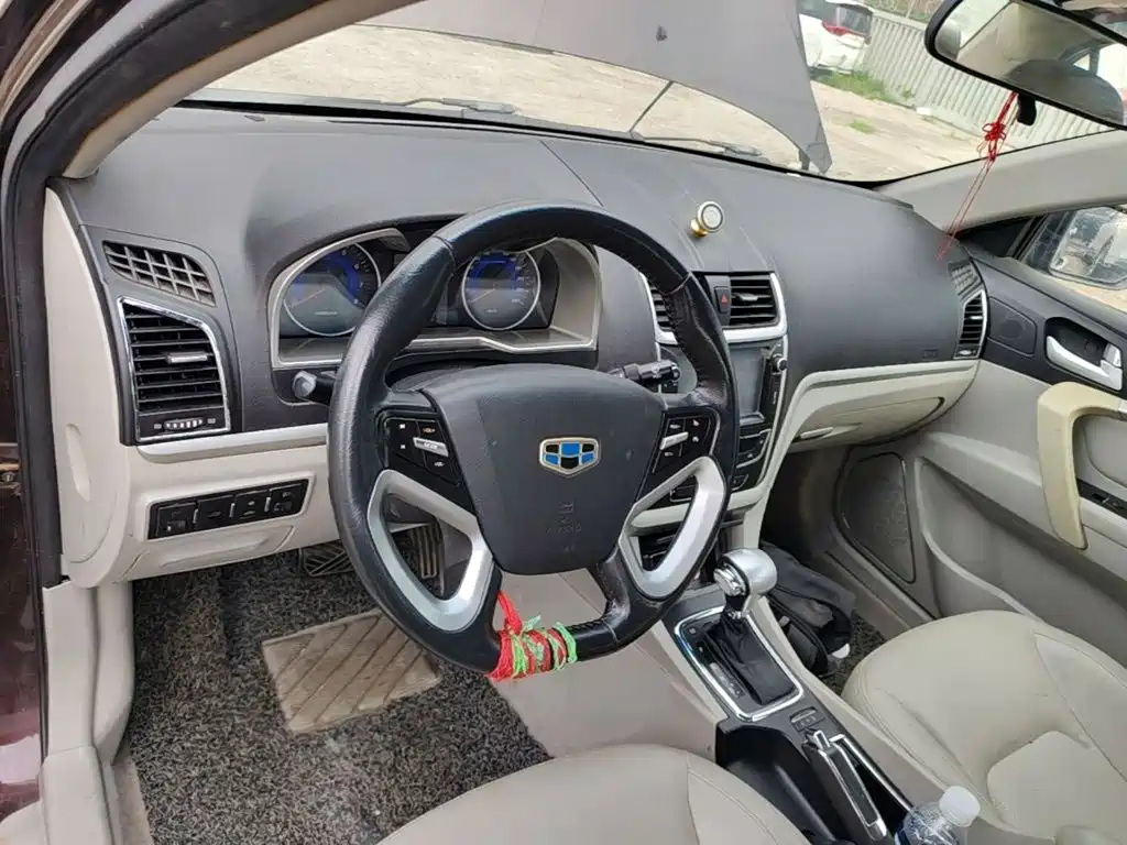 Geely Emgrand 2014 — фото 10