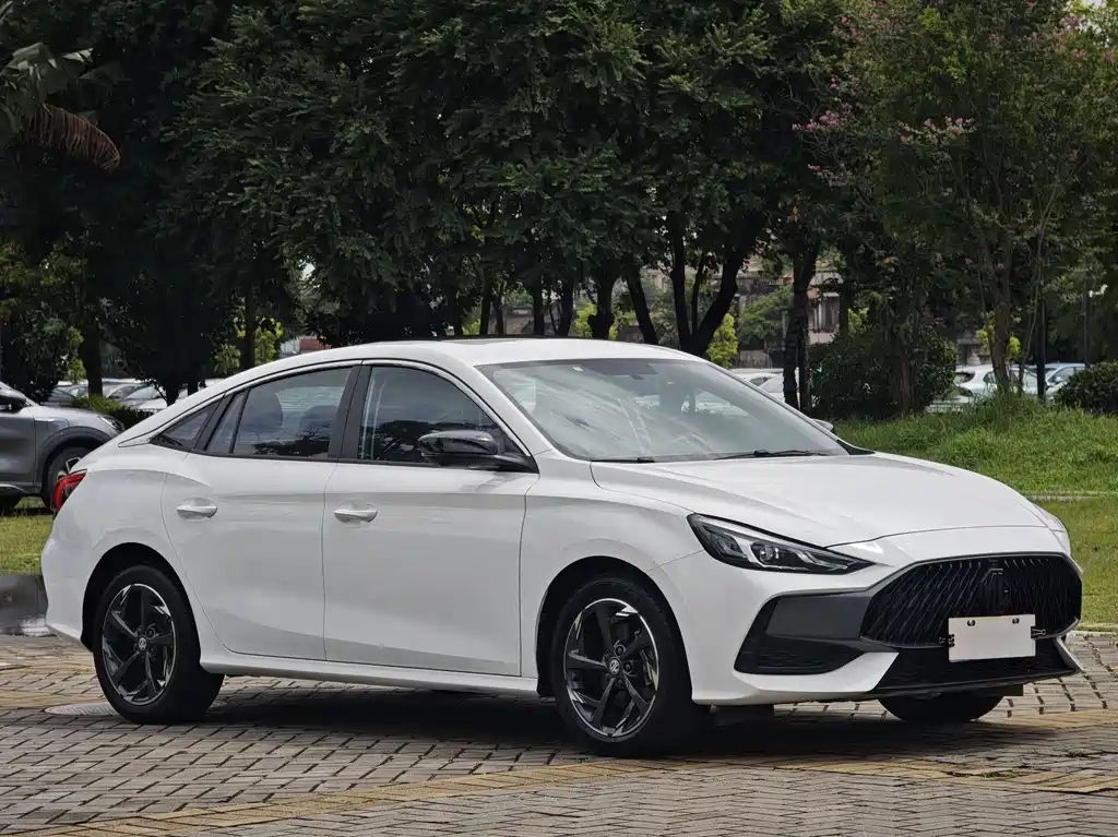 MG MG5 2022