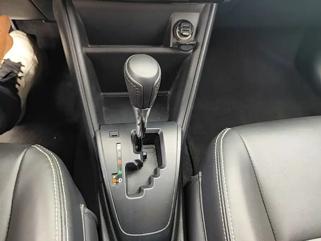 Toyota Yaris L 2019 — фото 14