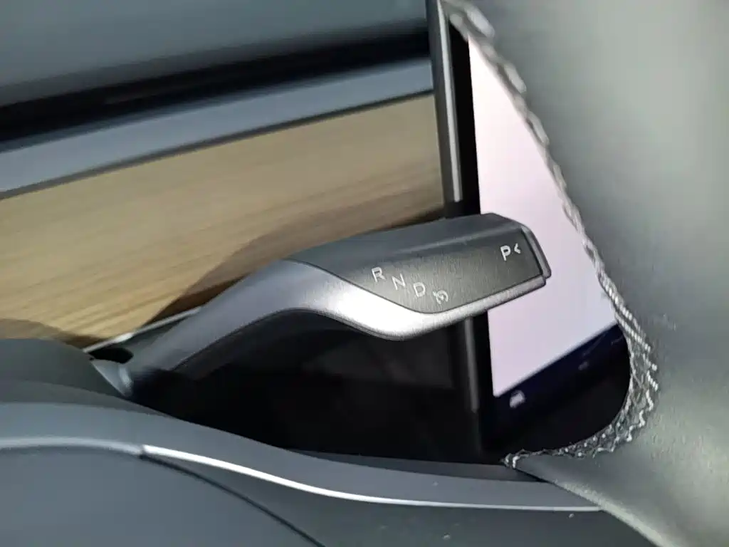Tesla Model Y 2023 — фото 14