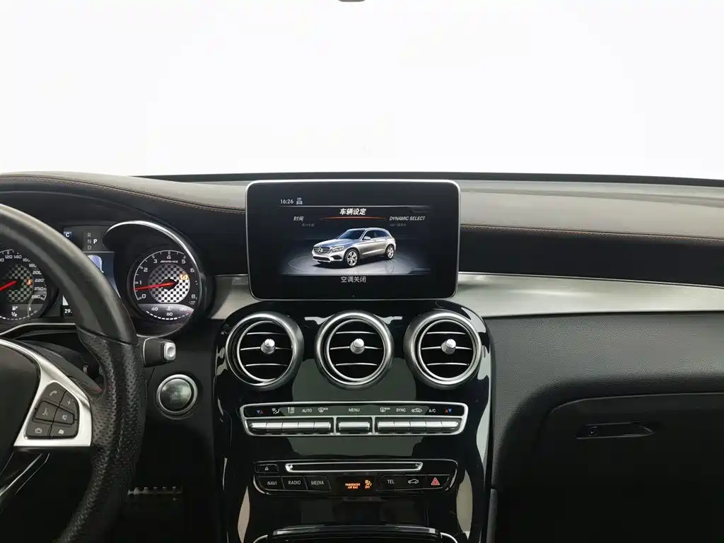 Mercedes-Benz GLC AMG 2018 — фото 12
