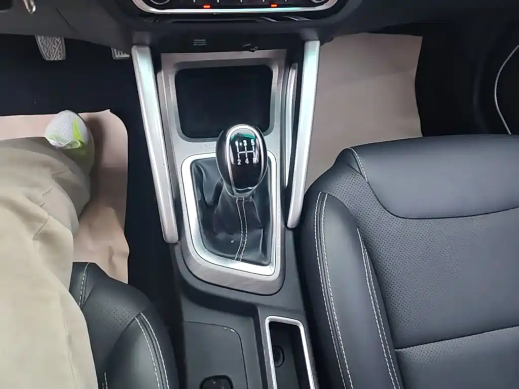 Geely Vision X3 2018 — фото 14