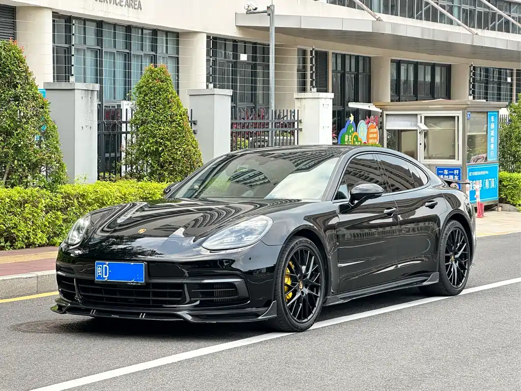Porsche Panamera 2021 — фото 1