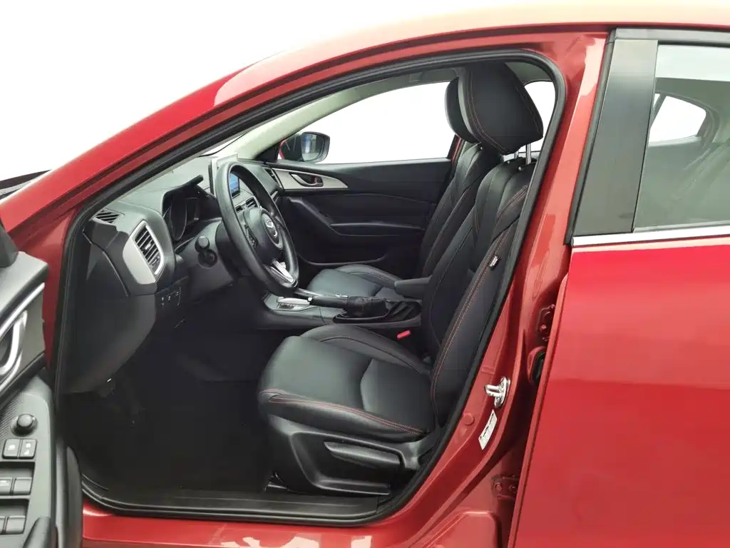 Mazda 3 Axela 2018 — фото 10