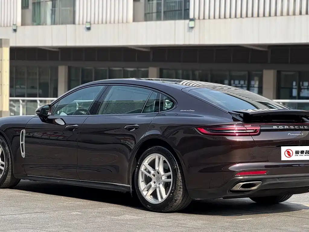 Porsche Panamera 2018 — фото 17