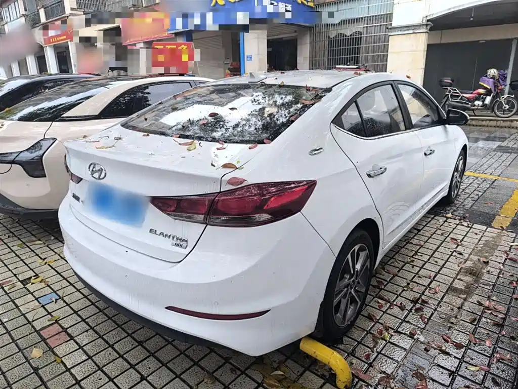 Hyundai Elantra 2018 — фото 5