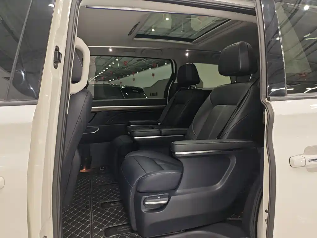 GAC Trumpchi M8 2022 — фото 13