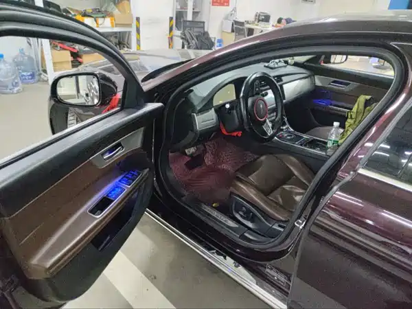 Jaguar XFL 2020