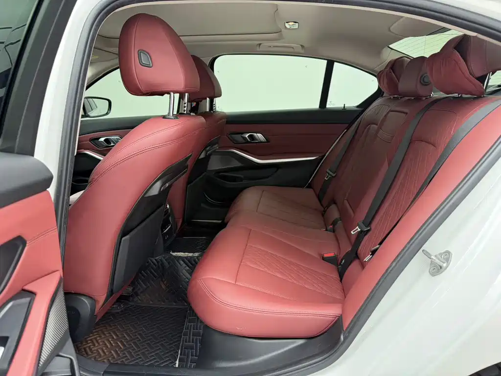 BMW 3 Series 2022 — фото 12