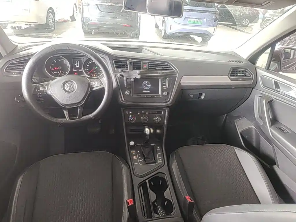 Volkswagen Tiguan L 2018 — фото 10