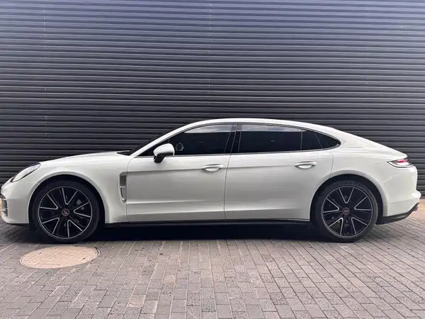 Porsche Panamera 2024