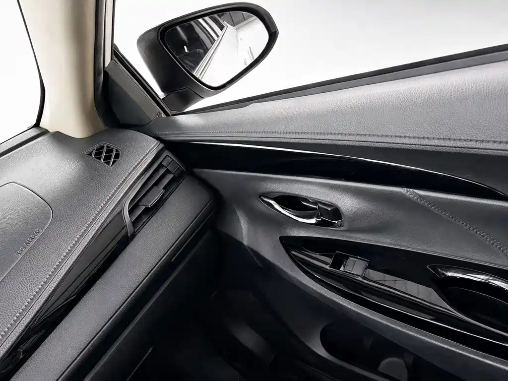 Toyota Yaris L 2022 — фото 14