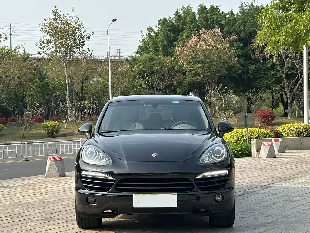 Porsche Cayenne 2011 — фото 2