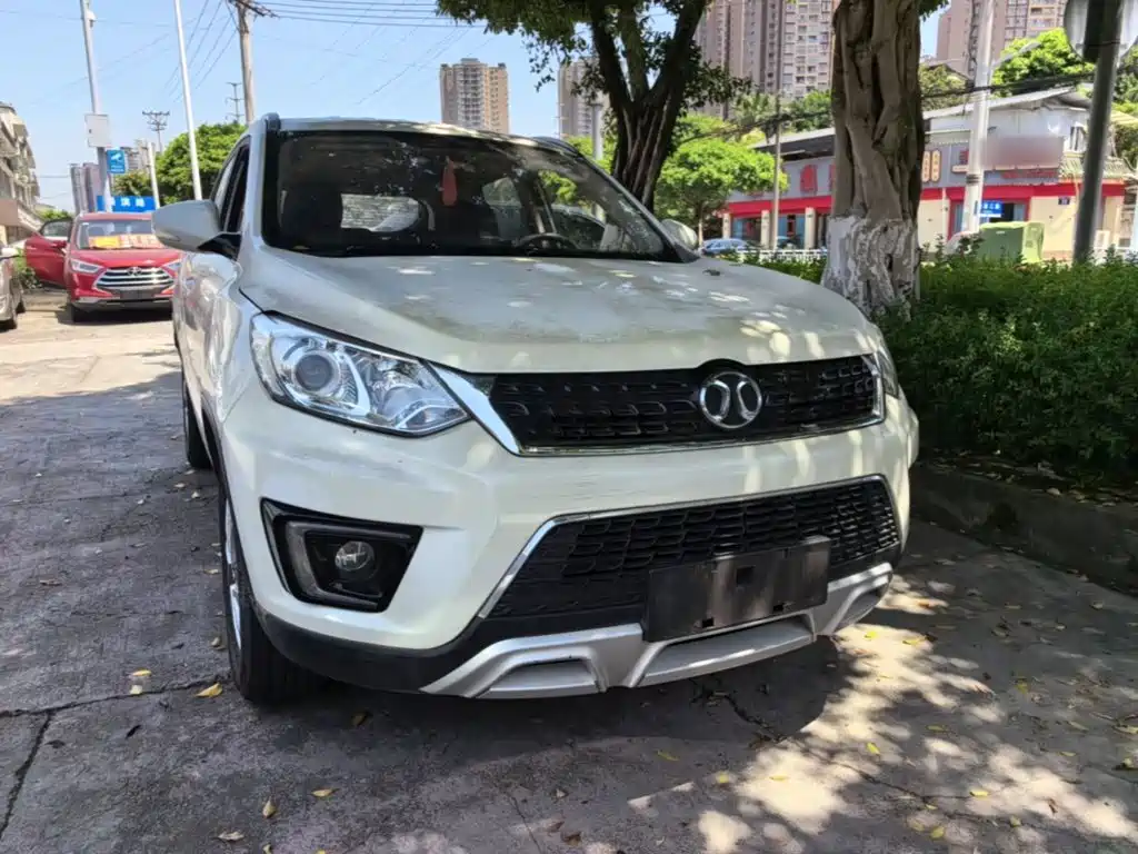 BAIC Shenbao X35 2016 — фото 4