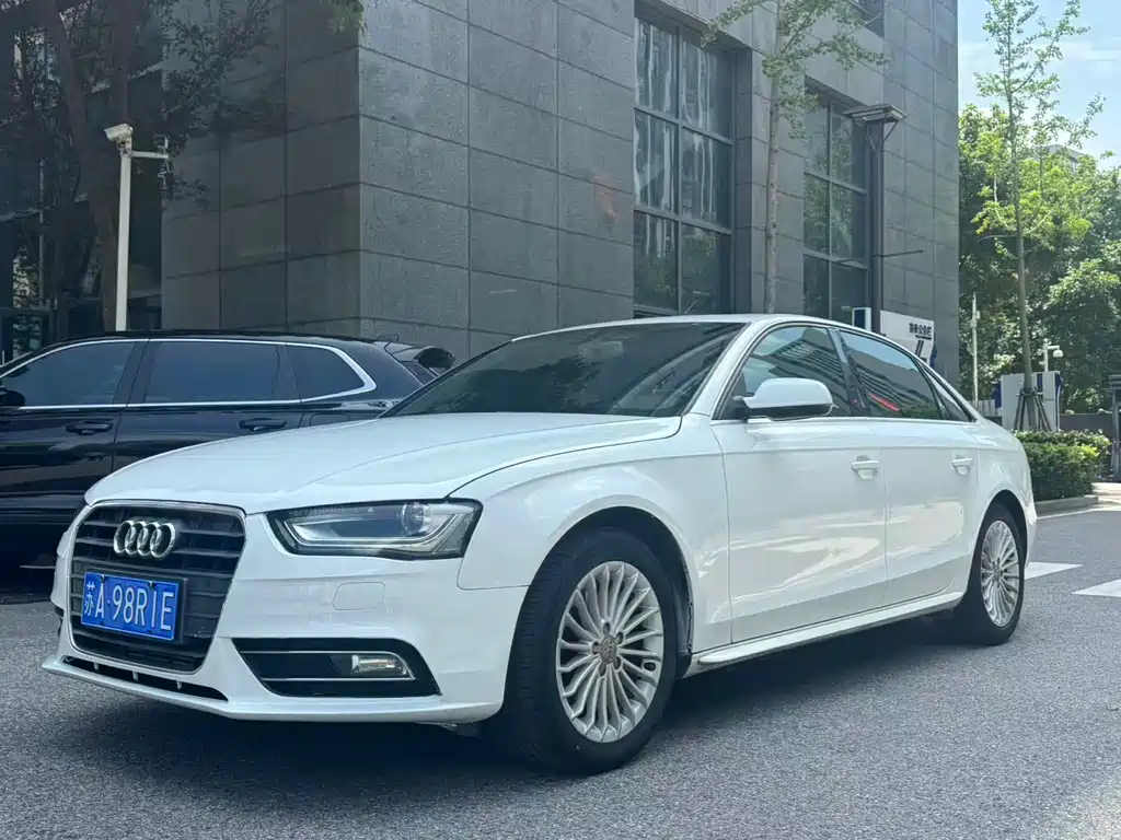 Audi A4L 2012
