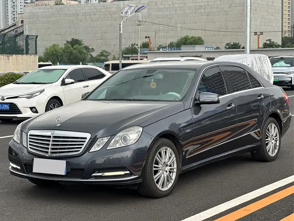 Mercedes-Benz E-Class 2010